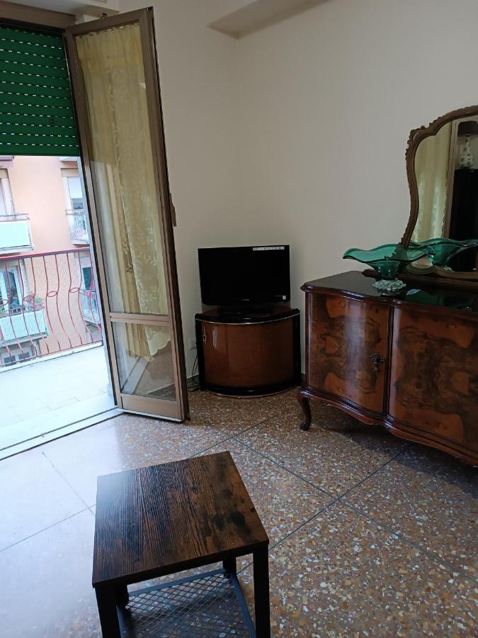 Hortis Apartment, 5 Persone, 2 Camere, Balcone, Metro C E Tram Per Il Centro Appartement