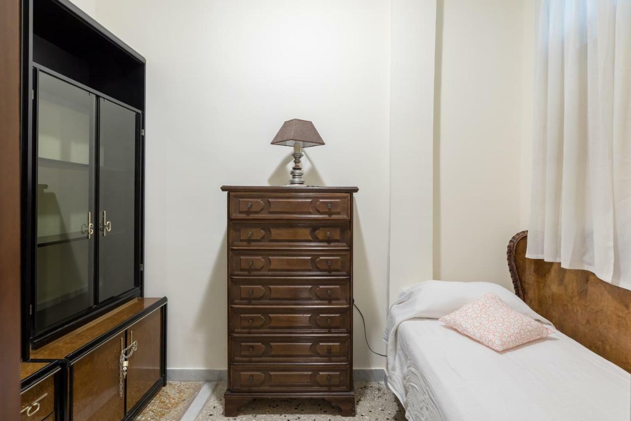 Hortis Apartment, 5 Persone, 2 Camere, Balcone, Metro C E Tram Per Il Centro Appartement